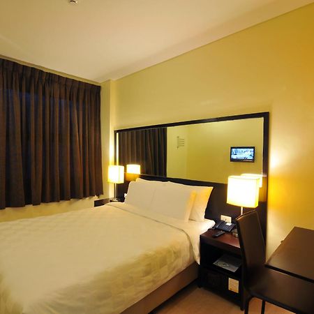 Go Hotels Iloilo Luaran gambar