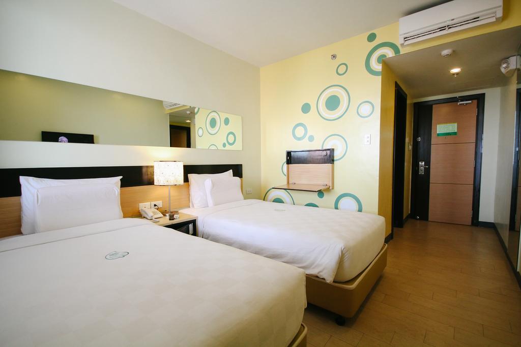 Go Hotels Iloilo Luaran gambar