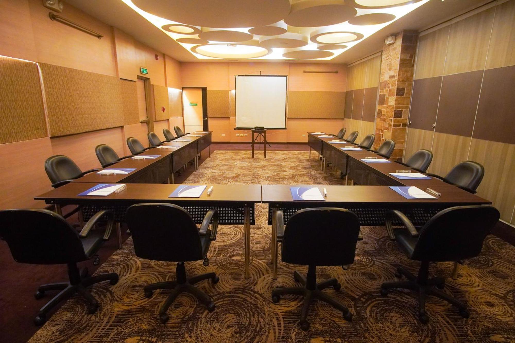 Go Hotels Iloilo Luaran gambar