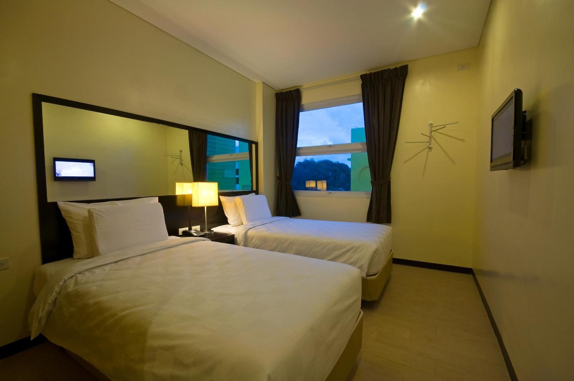 Go Hotels Iloilo Luaran gambar