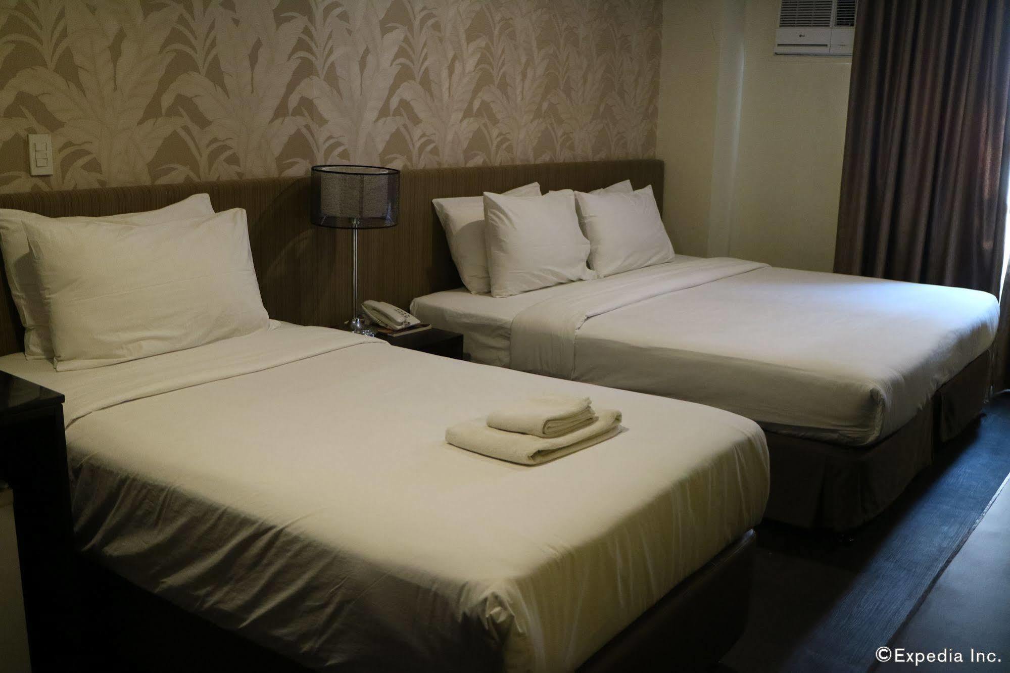 Go Hotels Iloilo Luaran gambar