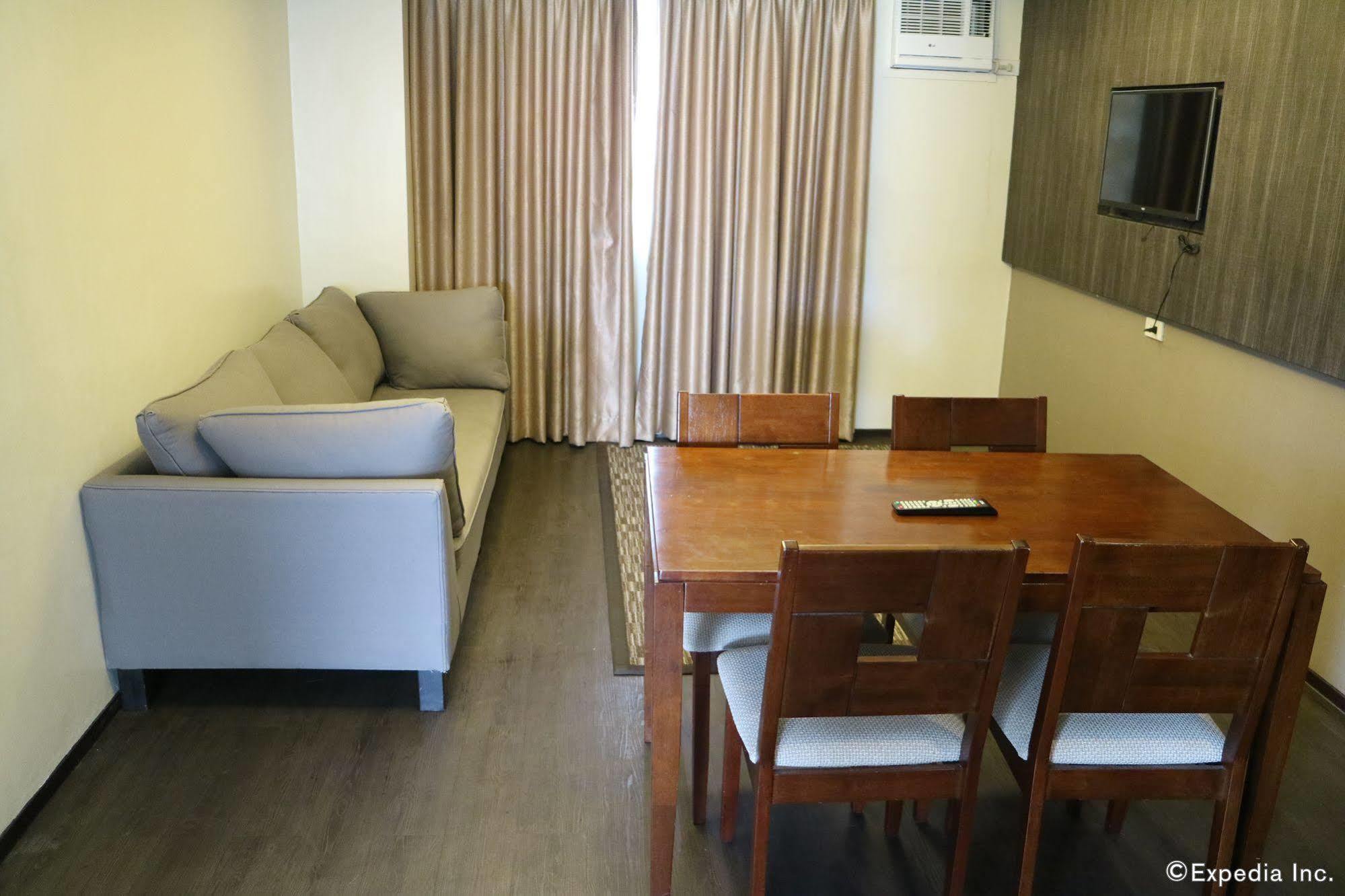 Go Hotels Iloilo Luaran gambar